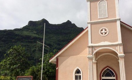 35._l_eglise_evangelique_de_vaitape.jpg