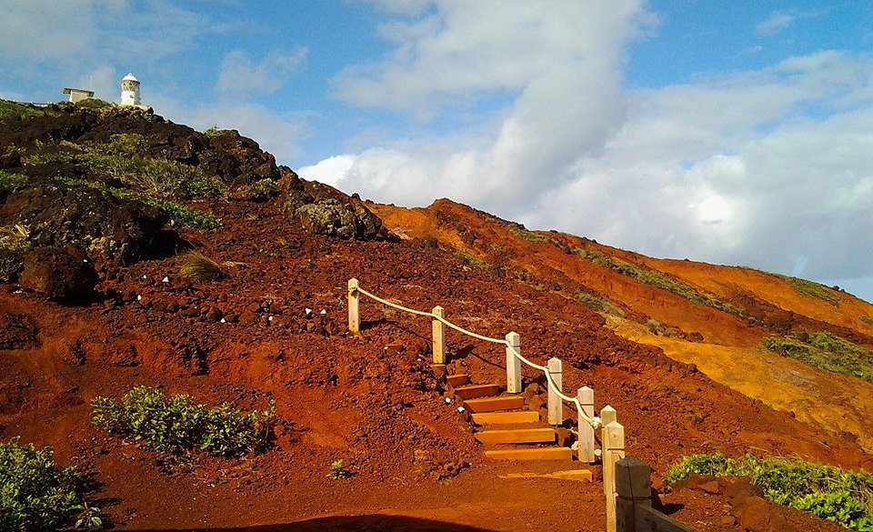 Montée au phare du Cap N'Doua