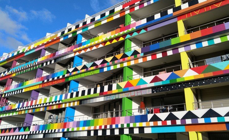 Immeuble coloré à Papeete