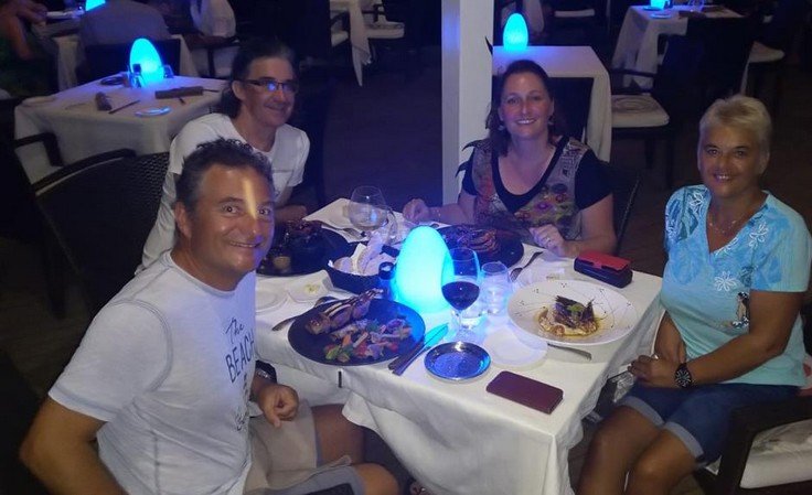 Au restaurant le St James