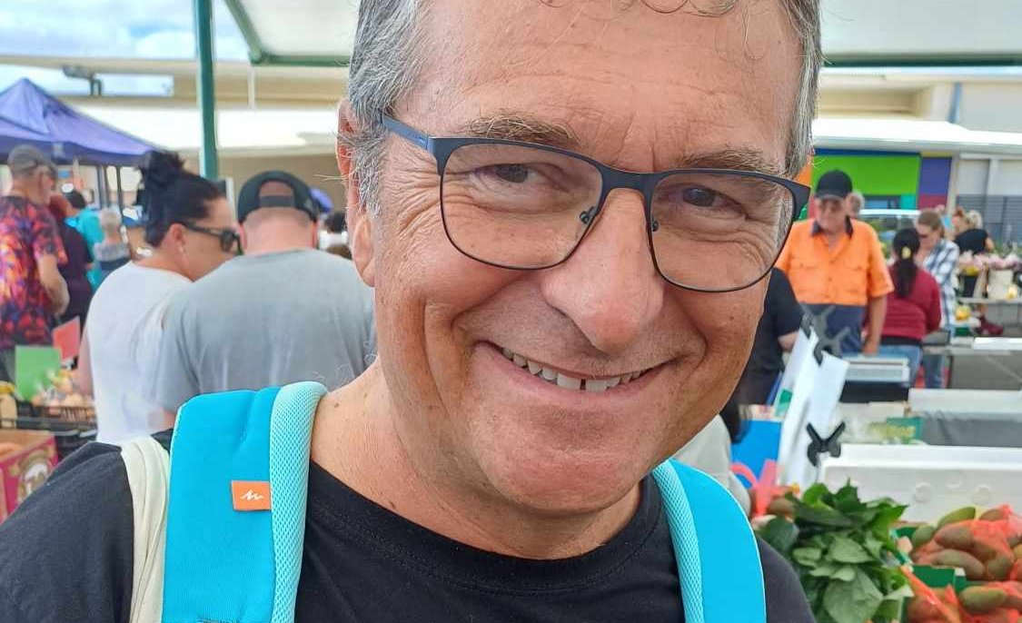 JP et son verre de jus de canne à sucre