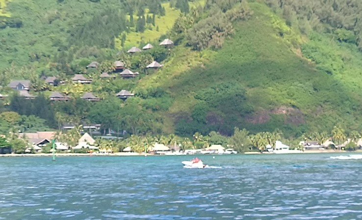 Tahiti en allant vers la passe