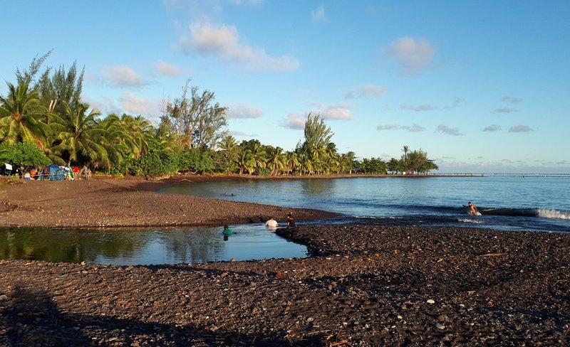Plage de Teahupoo