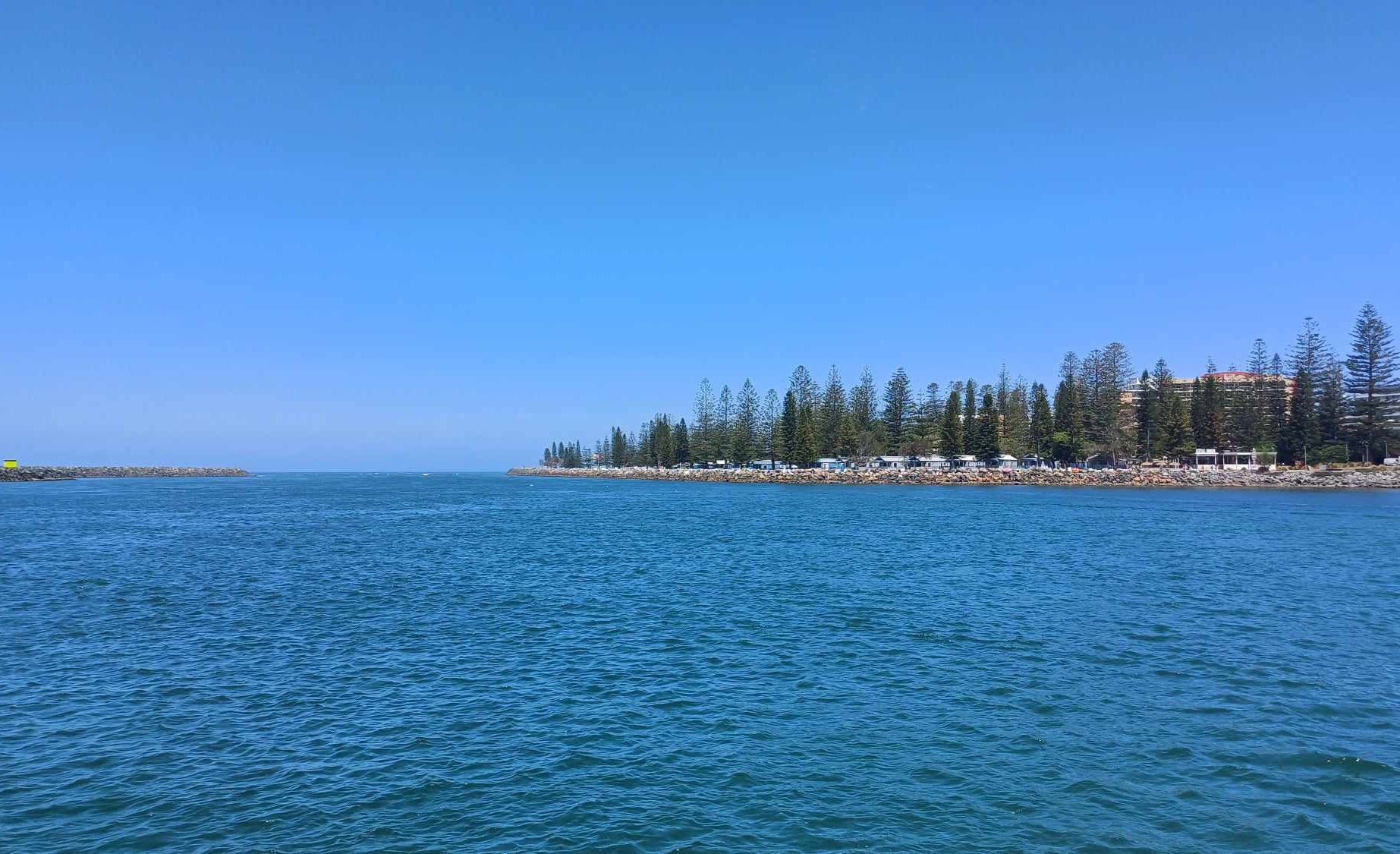 La barre de Port Macquarie vue de l'intérieur