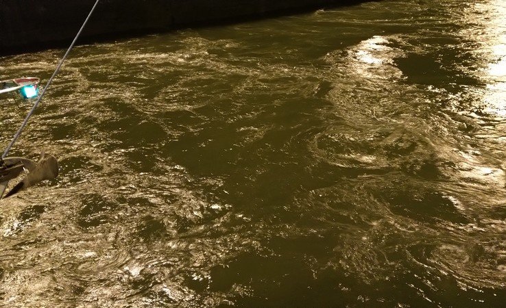 L'eau monte et ça bouillonne