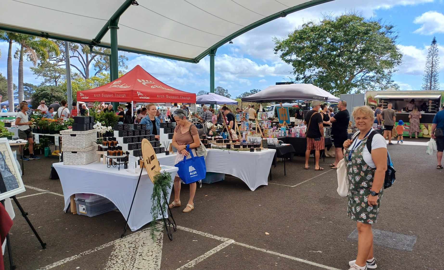 Shalom market