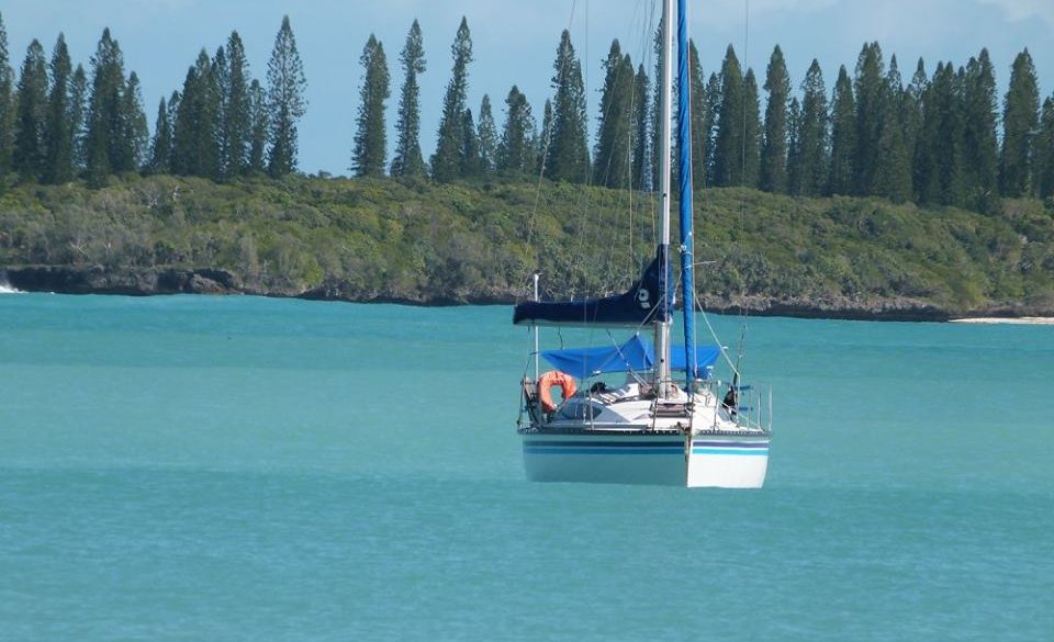 Petite houle au mouillage à Kuto - Ile des Pins