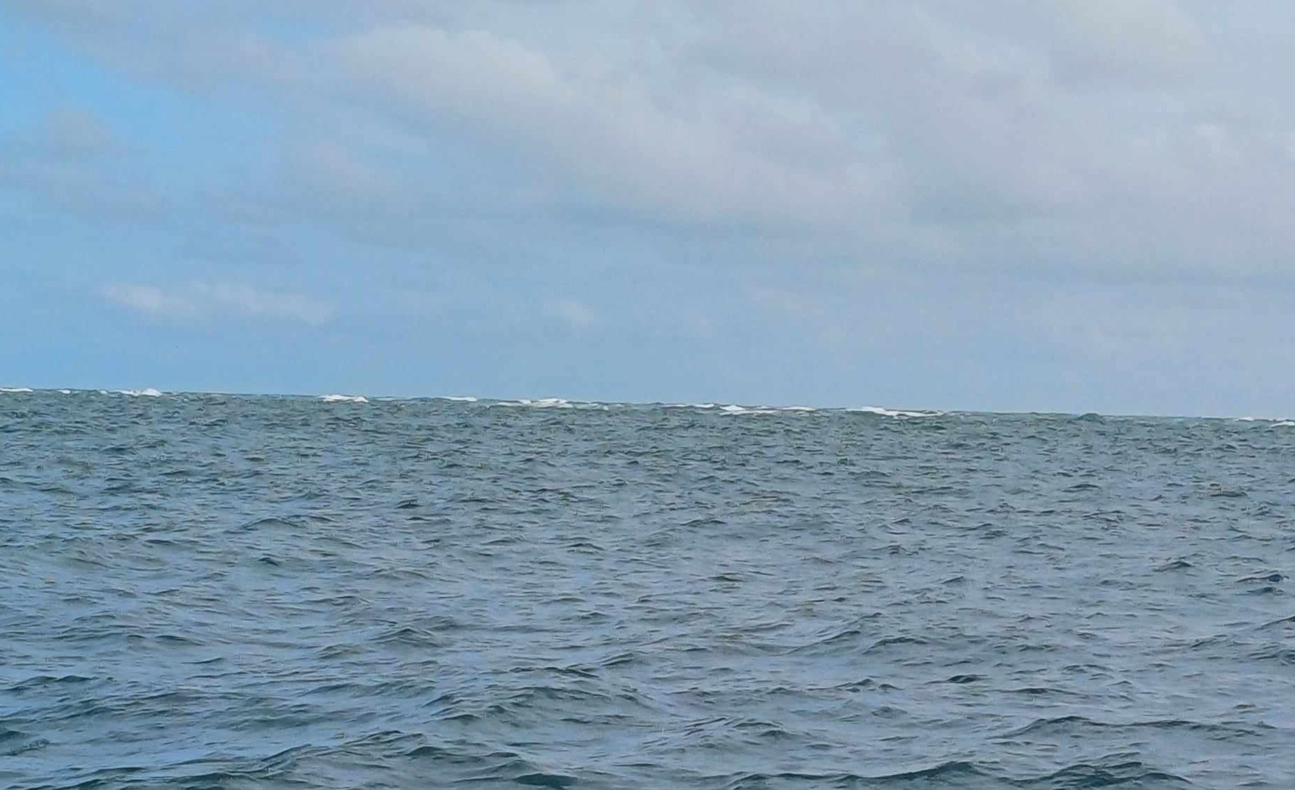 Wide bay bar